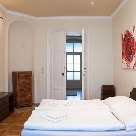 Velky Apartman Bratislava Eksteriør billede
