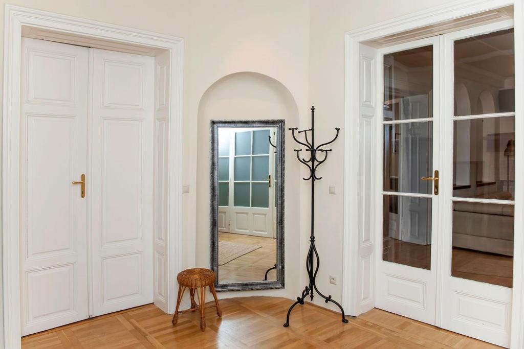 Velky Apartman Bratislava Eksteriør billede